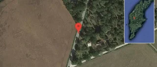 Brinnande fordon stoppar trafiken på väg 142