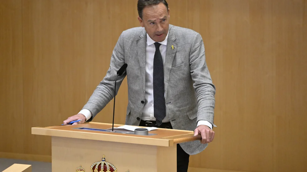Liberalernas veteranpolitiker Allan Widman kan nu efter 23 år få se Natobollen rulla in i mål.