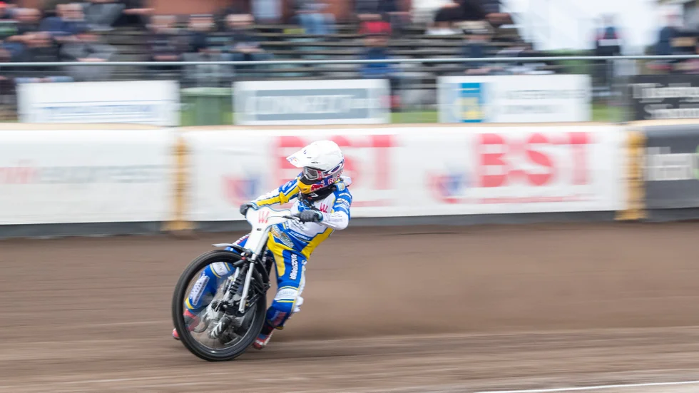 Det verkar inte bli något nyförvärv för Piraterna. Däremot är Piotr Pawlicki tillbaka i full matchning igen.