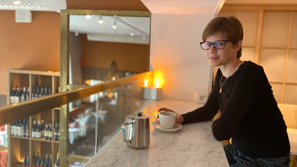 Johanna Nilssons nya bok utspelar sig delvis på Rival i Stockholm. Kaféet var hennes stammisställe under många år. 