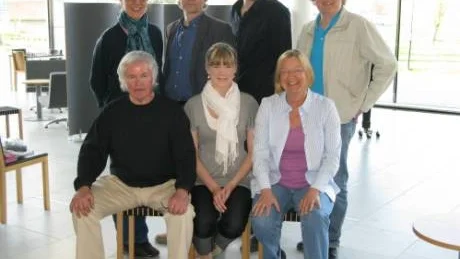 Medverkande. Här är de medverkande vid lördagens operakonsert, bakre raden Marianne Gottlander, Thomas Ekelöf, Joel Zerpe och Per Hallgren. Främre raden Erik Bergh, Linn Smitterberg och Margareta Belin.  Foto: Roland Olsson