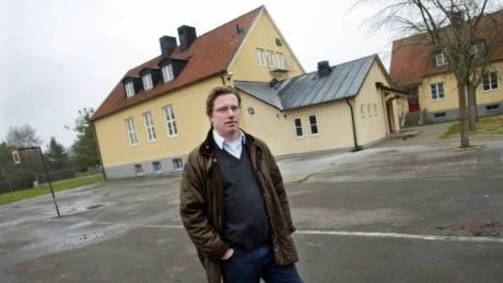 köpare. Stephan Carlsson driver bolaget eddy.se som köpt Barlingbo skola. Här blir det snart en levande arbetsplats.