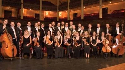 Schönbrunn Slottsfilharmoniker spelar Nyårskonserten från Wien på Wisby Strands scen den 6 januari.