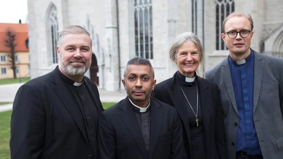 Kandidater. Michael Bjerkhagen, Thomas Petersson, Louise Linder och Jonas Lindberg intervjuades i lördags i Visby domkyrka inför biskopsvalet den 15 februari.