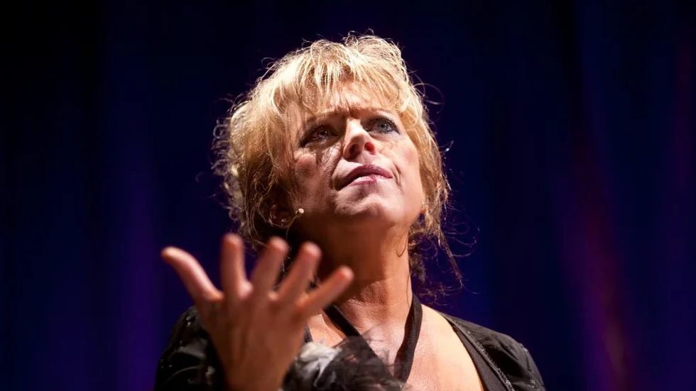 Marie Nilsson Lind trivs med Lee Gotvik och bandet, något som gett henne inspiration att skriva nytt.