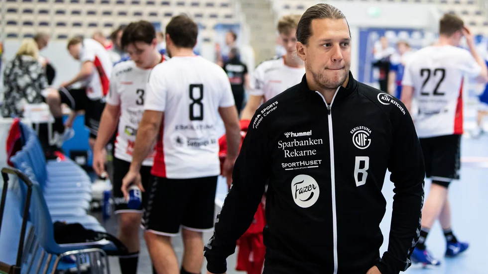 Mattias Zachrisson har blivit avstängd i nästan åtta månader efter att ha spelat på vinst för sitt Guif.