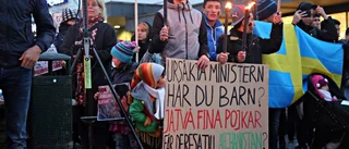Hundratals demonstrerade mot utvisningarna