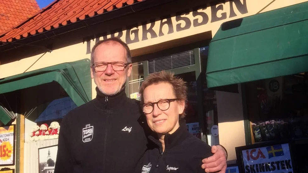 Efter 28 år som handlare på Torgkassen i Visby lämnar Leif och Ingrid Pettersson butiken vidare.