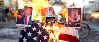 WEBB-TV: Här eldar han upp sitt amerikanska pass på Östercentrum