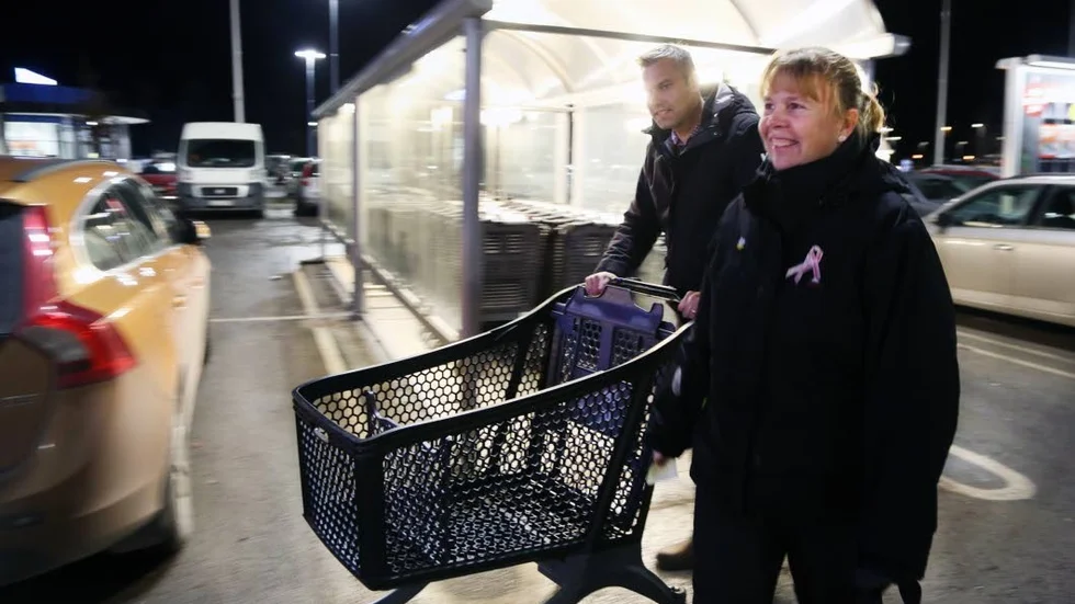 Handlar. Marcus och Sofia Gardelin tvättar alltid händerna när de kommer hem.
