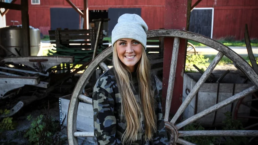 Agnes von Corswant deltog i den första svenska säsongen av dejting-                     dokun ”Love Island”. Men bäst av allt trivs hon hemma på gården i Barlingbo.