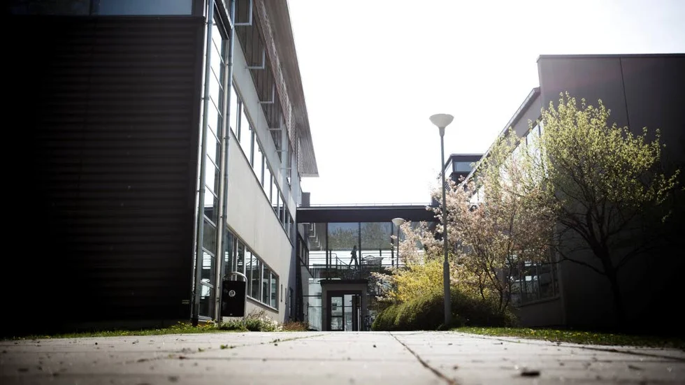 Wisbygymnasiet arrangerar sitt eget skolval onsdag 5 september. Dagen före är representanter från fullmäktigepartierna på plats för att träffa eleverna i trean.