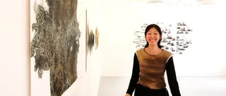 Mayumi Okabayashi ställer ut i bläck och blyerts