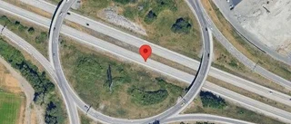 Stopp på grund av brinnande fordon på E20