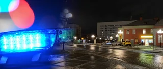 Visade snoppen – för ung kvinna på tåg