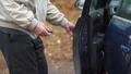 Åldring körde på annan bil och smet – observerades av vittne