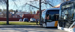 BILDEN: Här har bussarna kolliderat i centrala Motala
