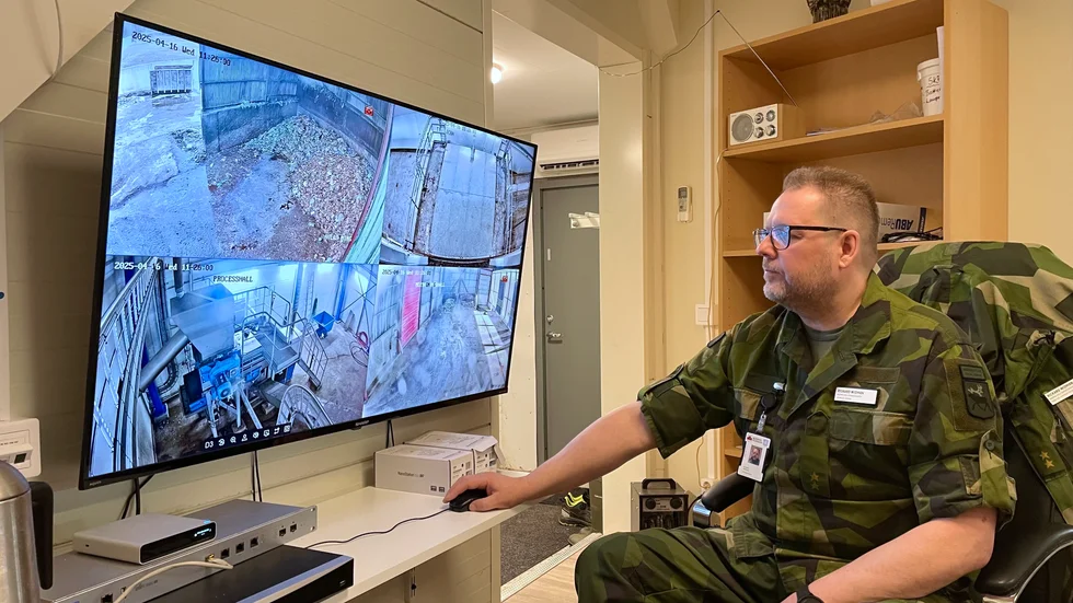 Rickard Widman, hemvärnssoldat och produktionsledare på Brännkläppens återvinningscentral var en av dem som bar uniform på jobbet och som NSD berättade om den 17 april.
