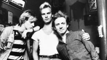 Stewart Copeland, Sting och Andy Summers poserar på en bild från 1980.