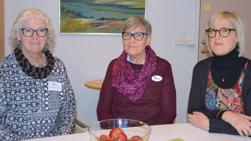 Projektgruppen. Lisbeth Eriksson och Lisbeth Selberg från Röda korset samt Lena Mari Johanson  anhörigkonsulent/socialinformatör.