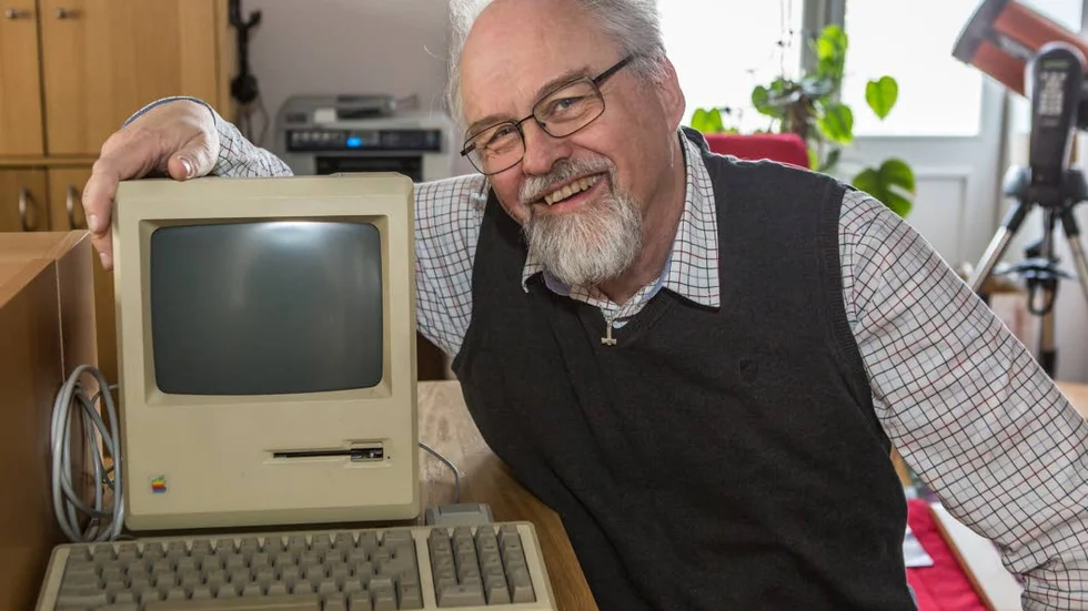 Han är en nörd, säger han. Databaser. Det började tidigt.