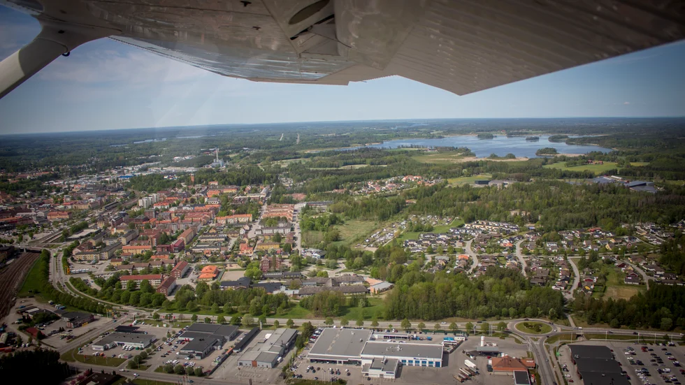 Lövåsen fortsätter att växa. I nuläget är området ungefär 220 hektar stort, vilket motsvarar 407 fotbollsplaner. Flygfotot är från maj 2023. 