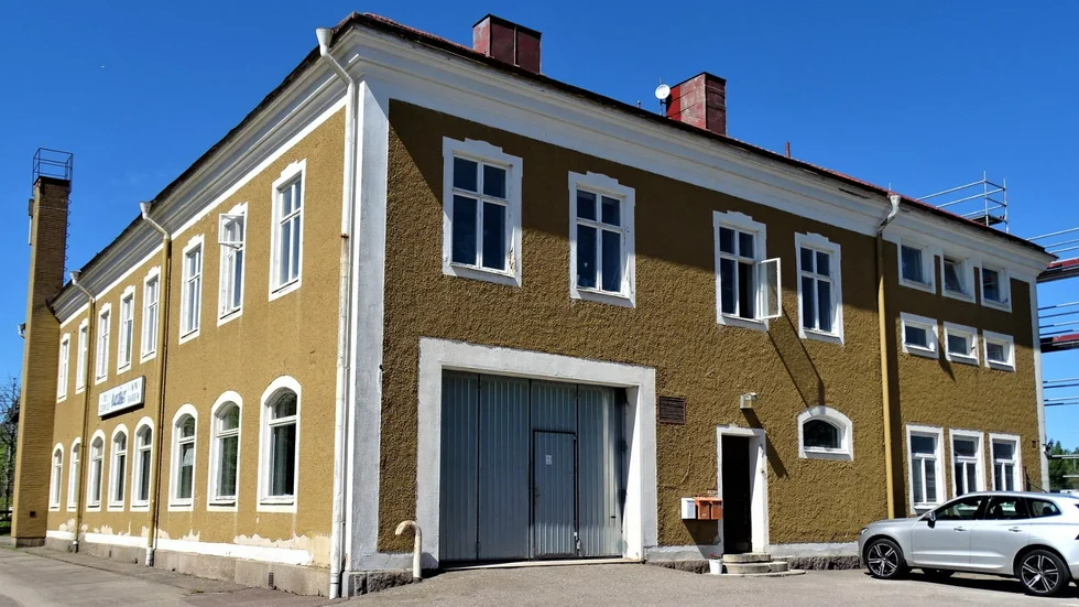 Här öppnar Tommy Jerhammar sin konsthall i Motala.