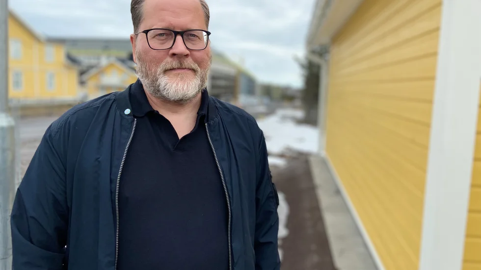 Joakim Lindholm, regionordförande i Byggnads Norrbotten, kommenterar inte enskilda personalärenden. 