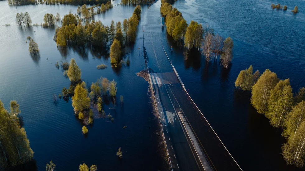 The Torne riverhas flooded in Övertorneå.