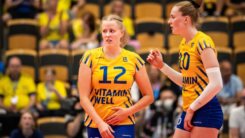 Hilda Gustafsson, till vänster, lämnar CV Tenerife La Laguna.