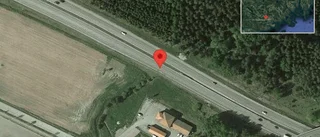 Singelolycka på E4 - helt stopp i ett körfält