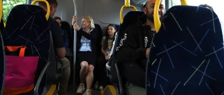 Magdalena Andersson (S) tog Linköpingsbussen till simskolan 