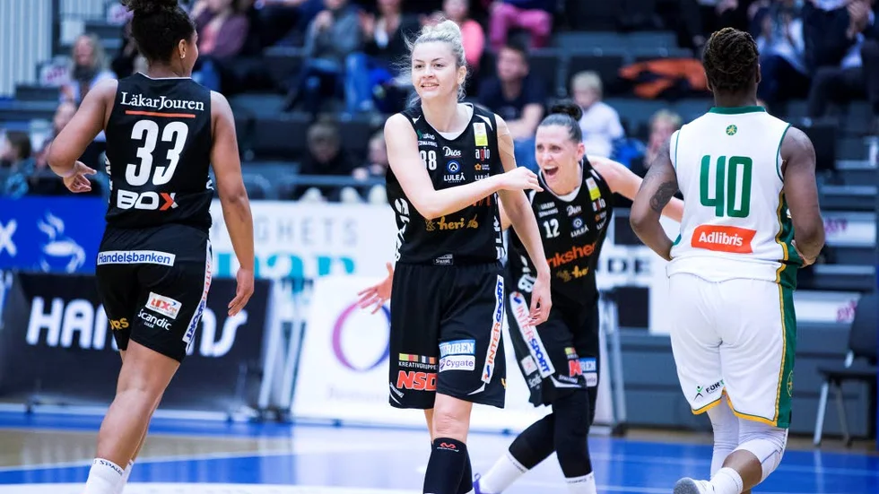 Dynamisk duo. Jenlena Antic och Anna Barthold var tongivande när Luleå kopplade greppet om semifinalserien inför 1 505 åskådare i Luleå Energi Arena.