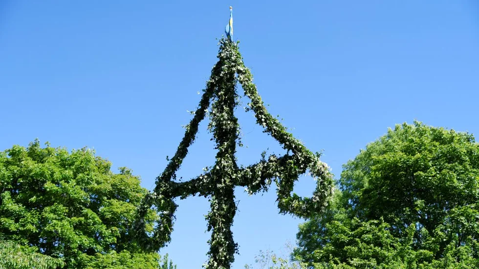 Magin och mystiken lever kring midsommar.