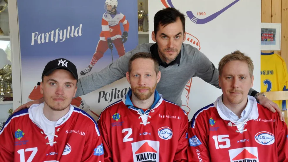 NYSTART. Kalix Bandy hoppas att en helt ny tränarkonstellation ska lyfta laget kommande säsong. Tommy Andersson (mitten) blir huvudtränare med Mattias Andersson (t h) vid sin sida. Peter Stock gläder sig även över att Oskar Sundqvist ansluter.