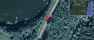 Fallna träd skapar problem i trafiken
