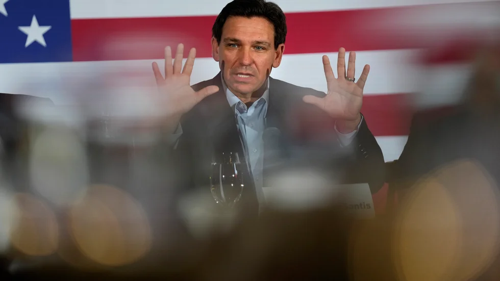 Floridaguvernören och den republikanske presidentaspiranten Ron DeSantis. Arkivbild.