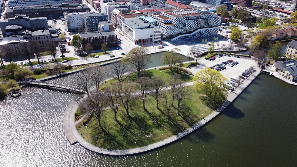 Tidigare i veckan kom beskedet om att Big Day-festivalen som skulle ha arrangerats på Strömsholmen i Eskilstuna flyttas till Uppsala. Det har väckt starka känslor och åsikter om möjligheten att arrangera större konserter och festivaler i Eskilstuna.