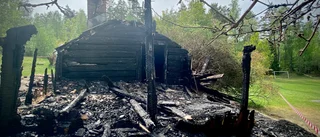 Historiskt 1700-talstorp förstördes i branden