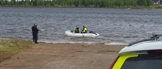 Fiskare försvunnen – befaras ha drunknat • Dykare söker i sjön