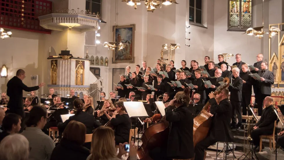Samuel Lind, organist i Luleå domkyrkförsamling, hade tagit sig an det mäktiga verket.