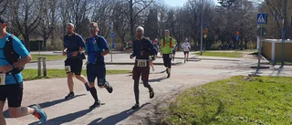 Löpning mellan Uppsala och Enköping lockade hundratals