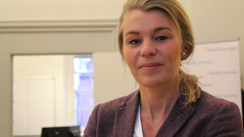 Oppositionsråd Sophia Jarl (M) vill kunna ta del av månadsvisa kostnader och intäkter.