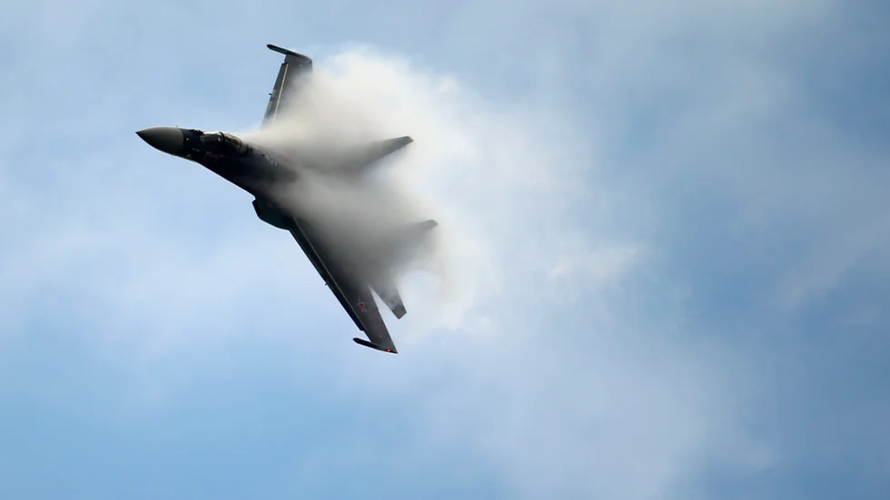 Ett plan av typen Suchoj Su-35 demonstreras vid en uppvisning. Arkivbild.