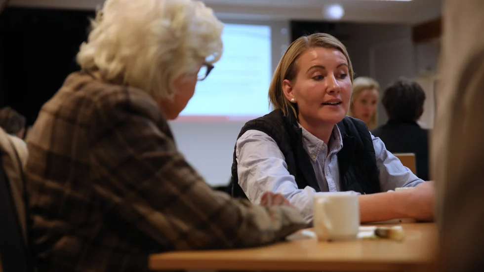 "Klart att man får nya intryck och nya tankar", säger Katharina Segerstéen (M) om medborgardialogerna. När samtliga träffar har hållits ska man sammanställa de olika förslagen och se om det finns någon röd tråd i dem, förklarar hon.