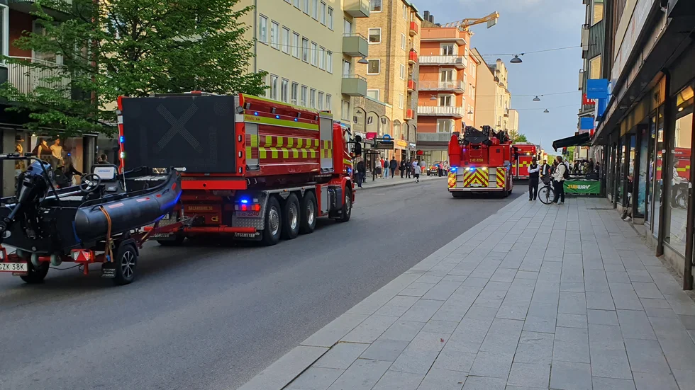 Stort räddningspådrag i centrala Linköping.