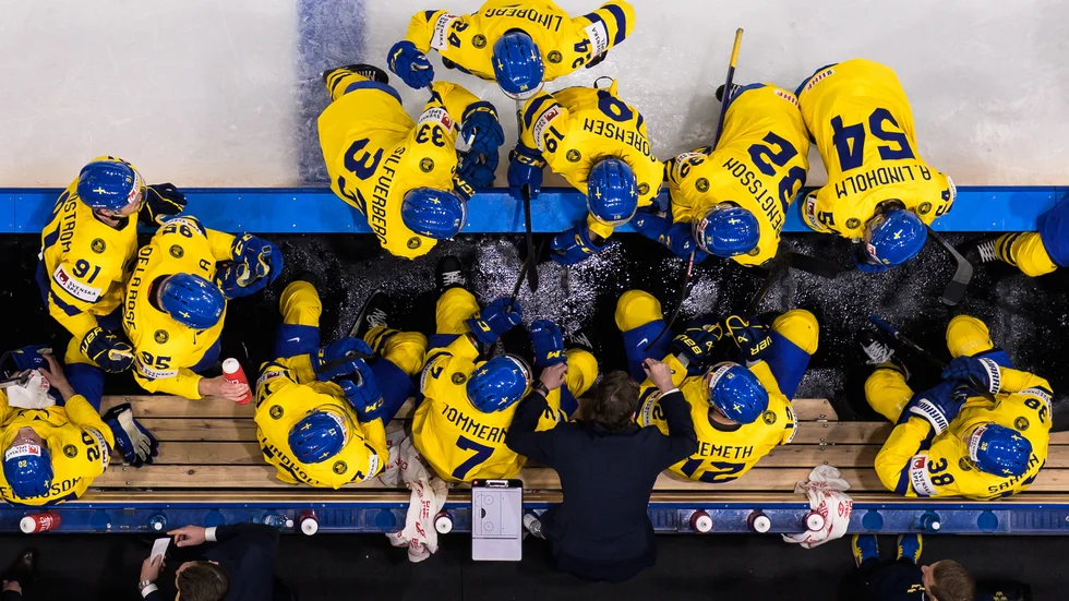 Tre kronor har fått en bra start i VM i Finland.