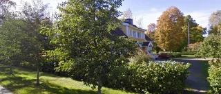 Ny ägare till stor villa i Gimo - priset blev 1 100 000 kronor