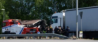 Tullen letar alkohol och tobak i lastbilar i Nyköping