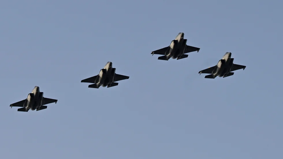 Fyra stycken amerikanska F-35 stridsplan under en militärövning 2024.
